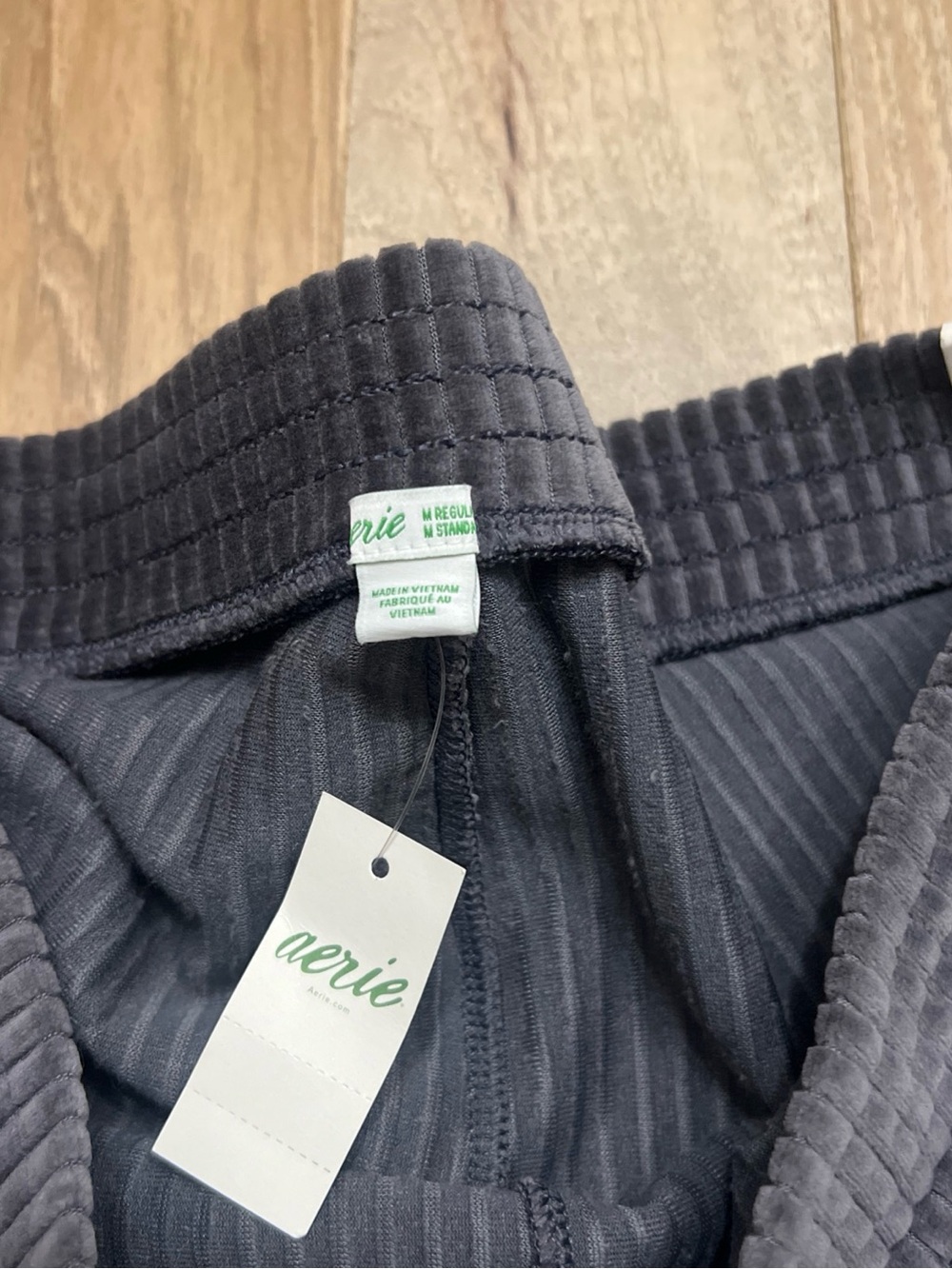 Aerie Groove-On Ribbed Velour High Waisted Flare Leggings in Charcoal Gray M - Picture 8 of 12